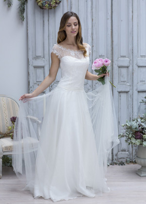 Ivory Eyelash Lace Tulle V Back Fantastic Wedding Dress